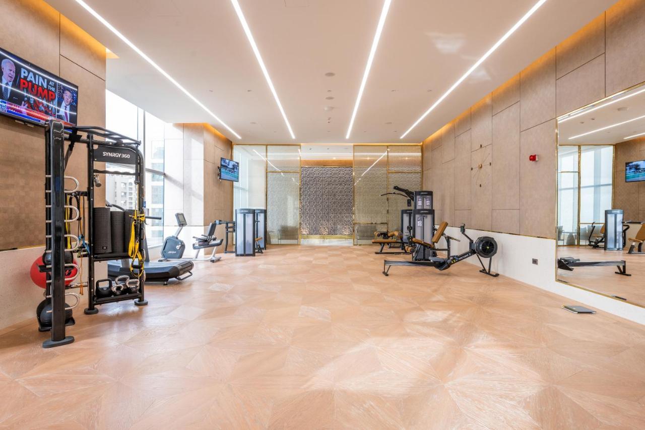 Ultra Luxury Palm Tower With Shared Hotel Facilities ドバイ エクステリア 写真